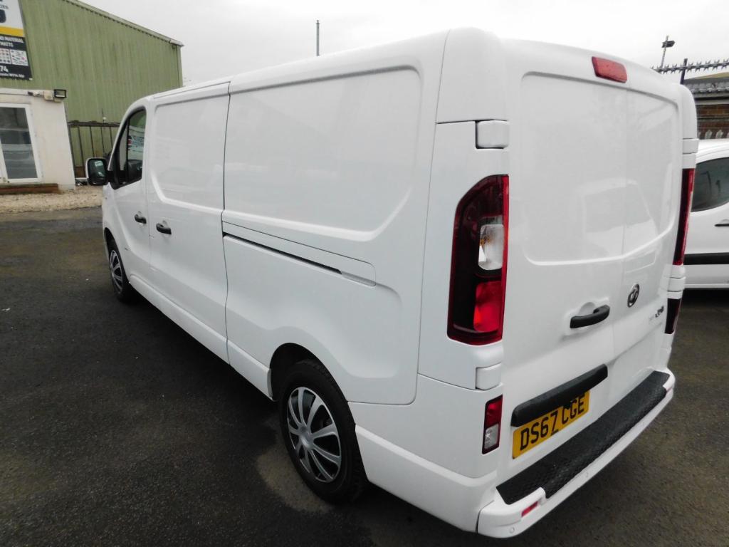 VAUXHALL VIVARO