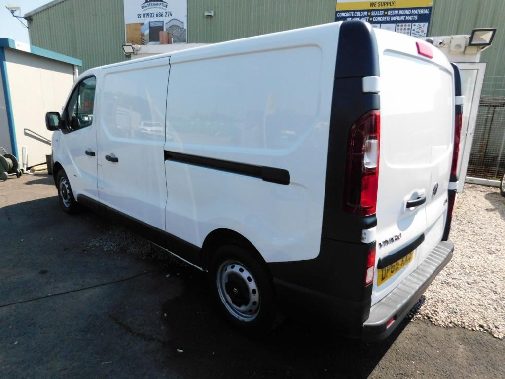 VAUXHALL VIVARO