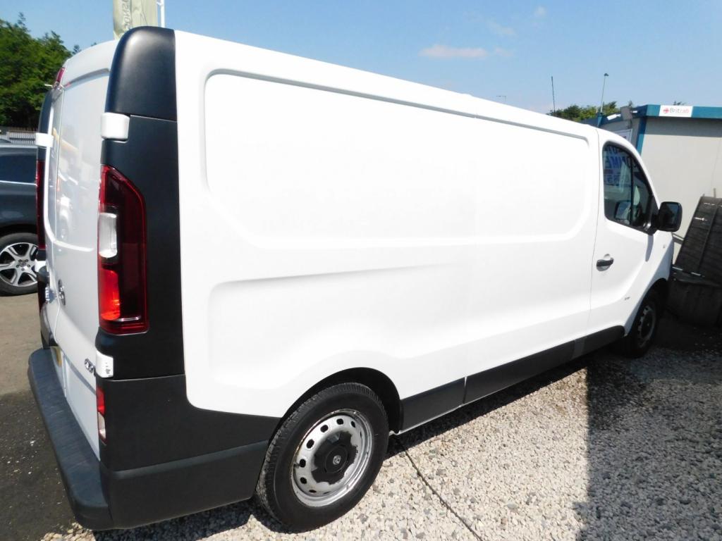 VAUXHALL VIVARO