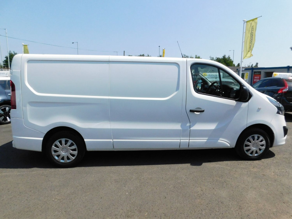 VAUXHALL VIVARO