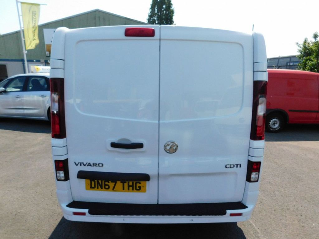 VAUXHALL VIVARO