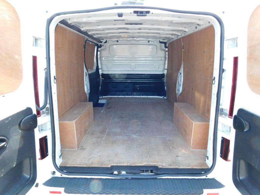 VAUXHALL VIVARO