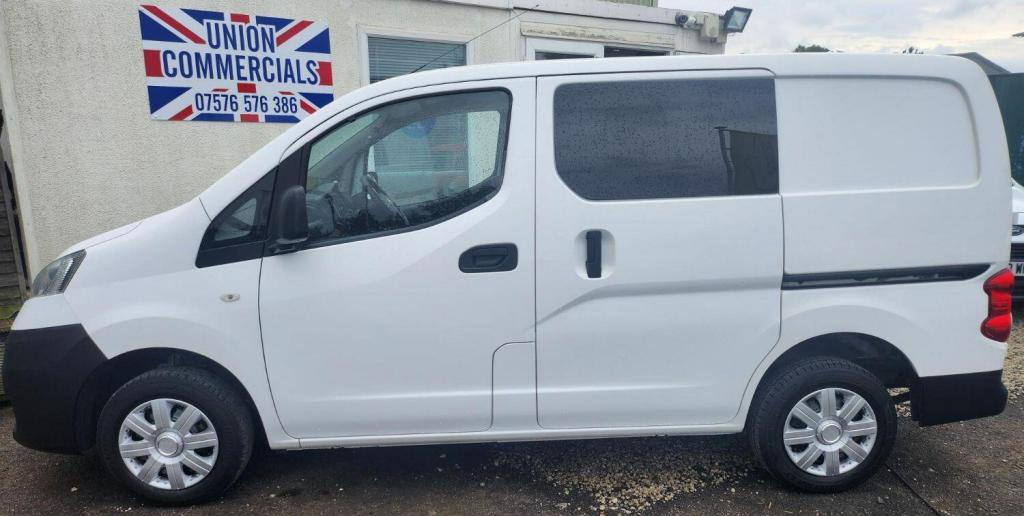 NISSAN NV200
