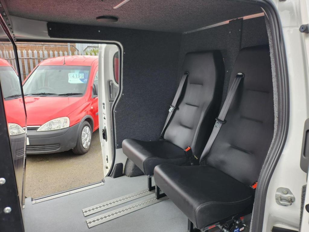 NISSAN NV200