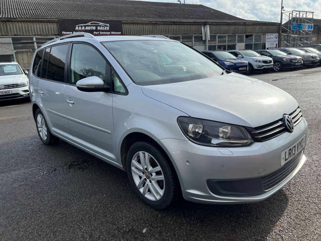 VOLKSWAGEN TOURAN