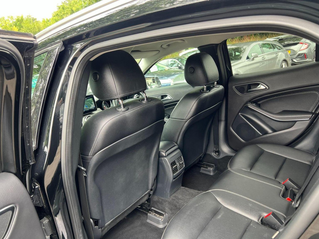 MERCEDES-BENZ GLA CLASS