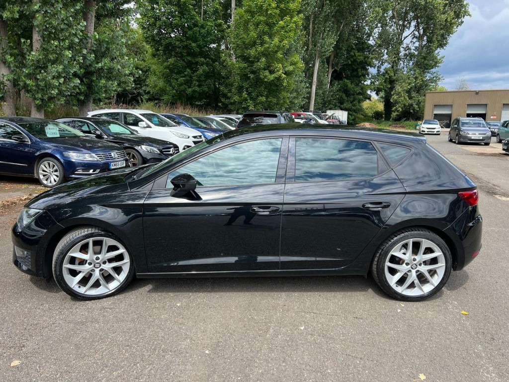 SEAT LEON