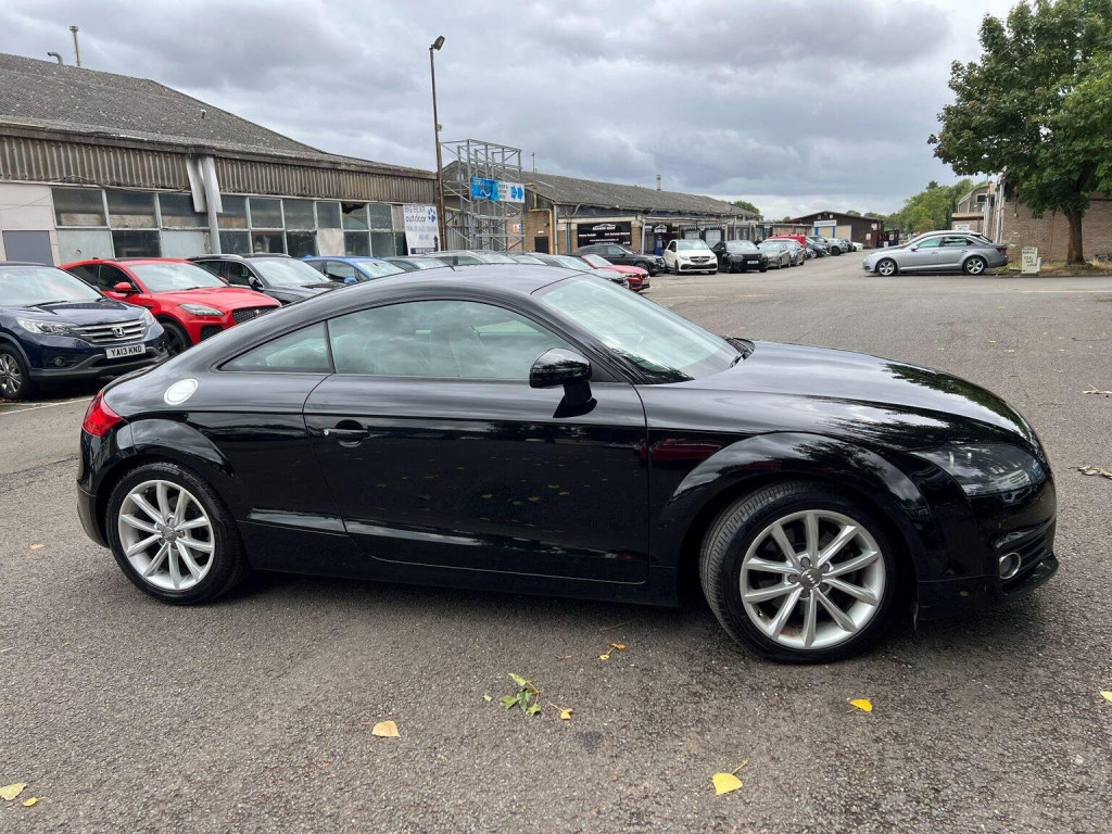 AUDI TT