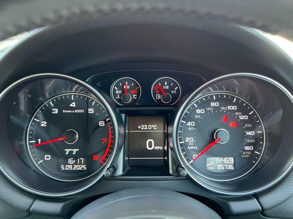 AUDI TT