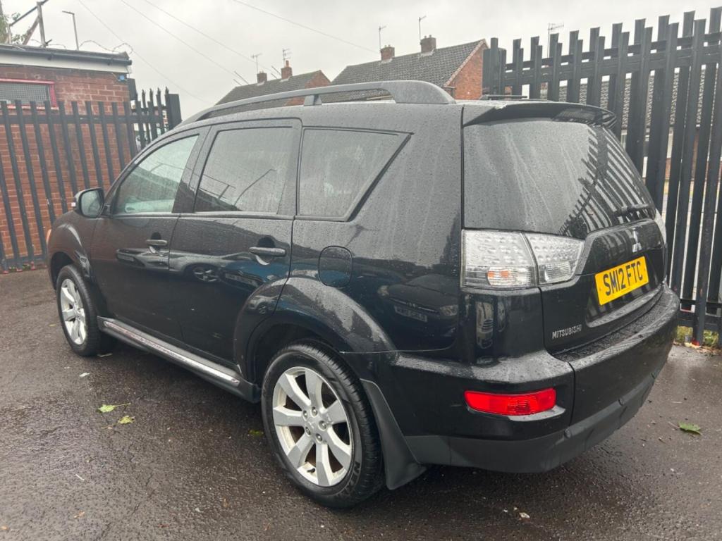 MITSUBISHI OUTLANDER