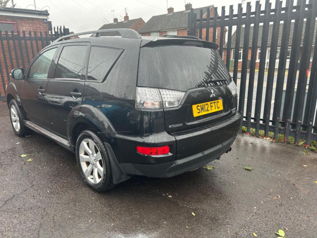 MITSUBISHI OUTLANDER