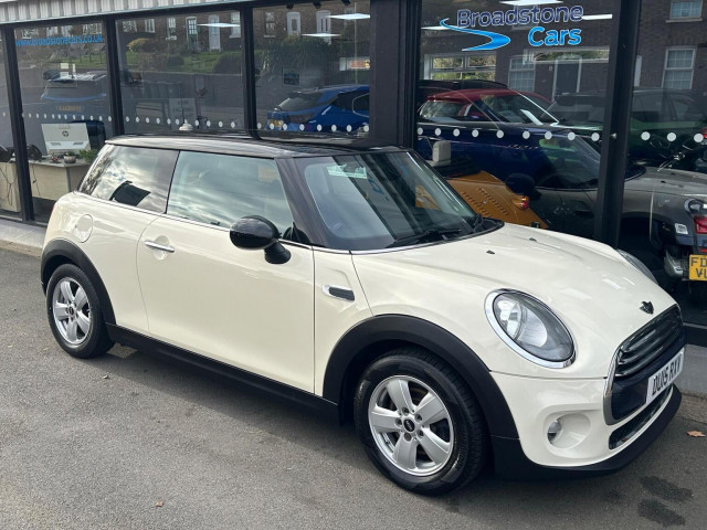 MINI HATCH