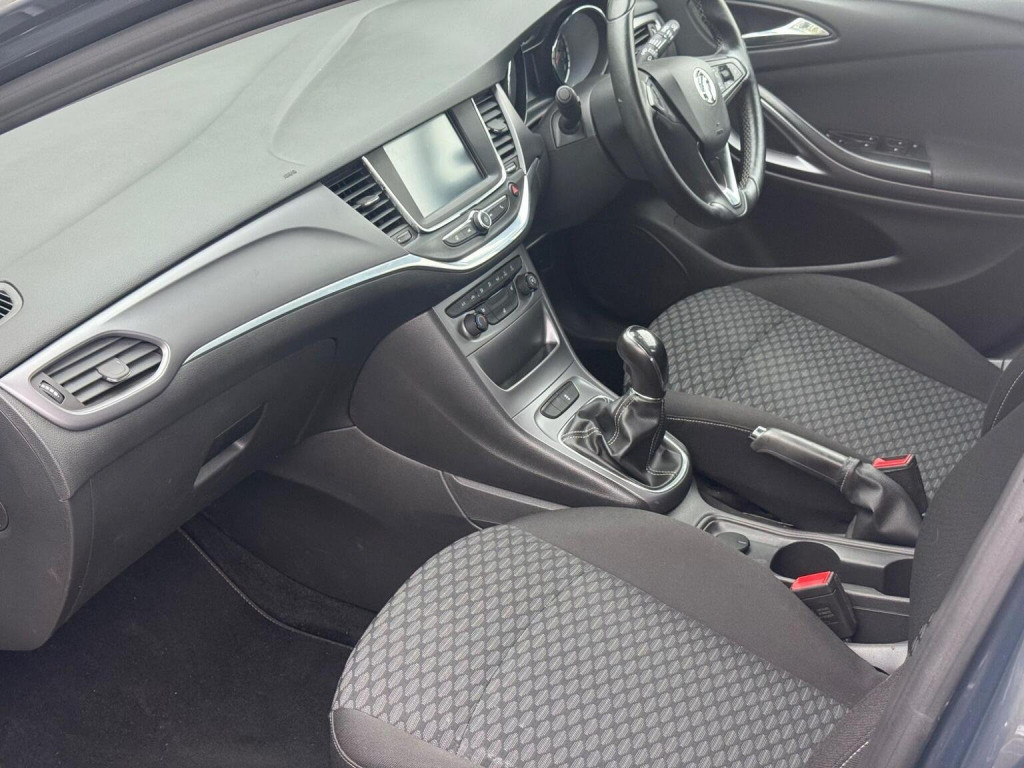 VAUXHALL ASTRA