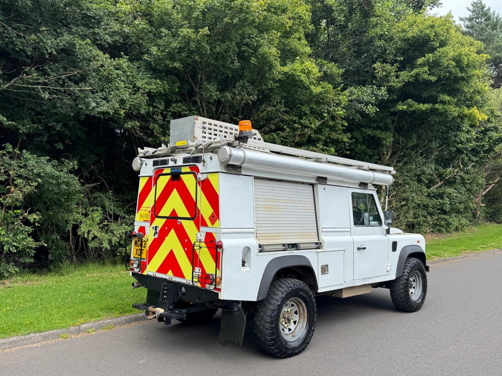 View LAND ROVER DEFENDER 2.2 TDCi