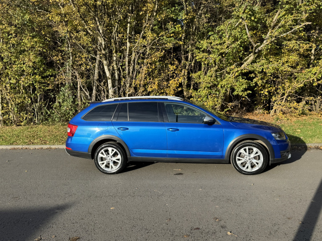 View SKODA OCTAVIA 2.0 TDI Scout
