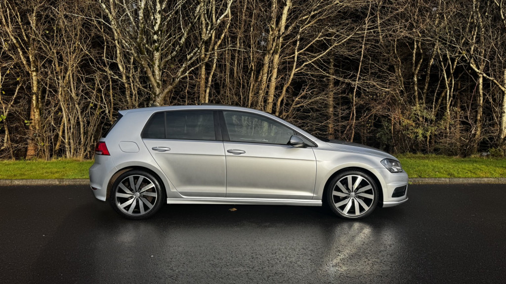 View VOLKSWAGEN GOLF 2.0 TDI BlueMotion Tech R-Line Edition