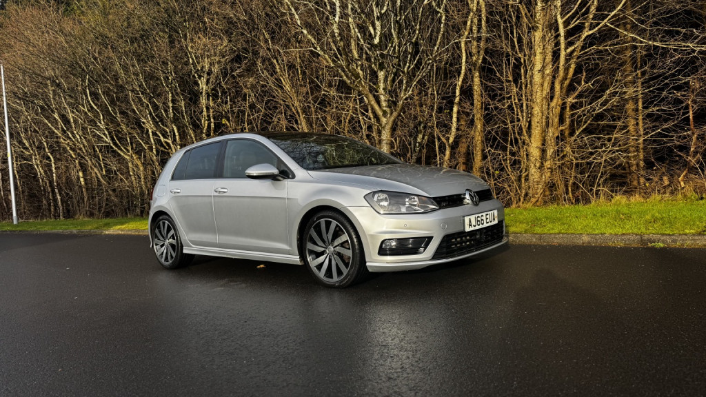 View VOLKSWAGEN GOLF 2.0 TDI BlueMotion Tech R-Line Edition