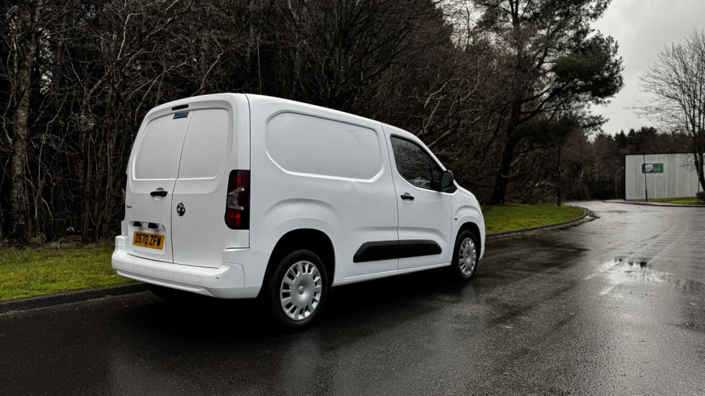 View VAUXHALL COMBO 1.6 Turbo D 2300 Sportive