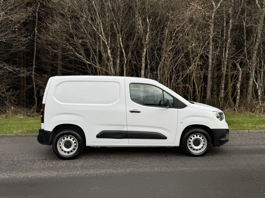 View VAUXHALL COMBO 1.5 Turbo D 2300 Dynamic