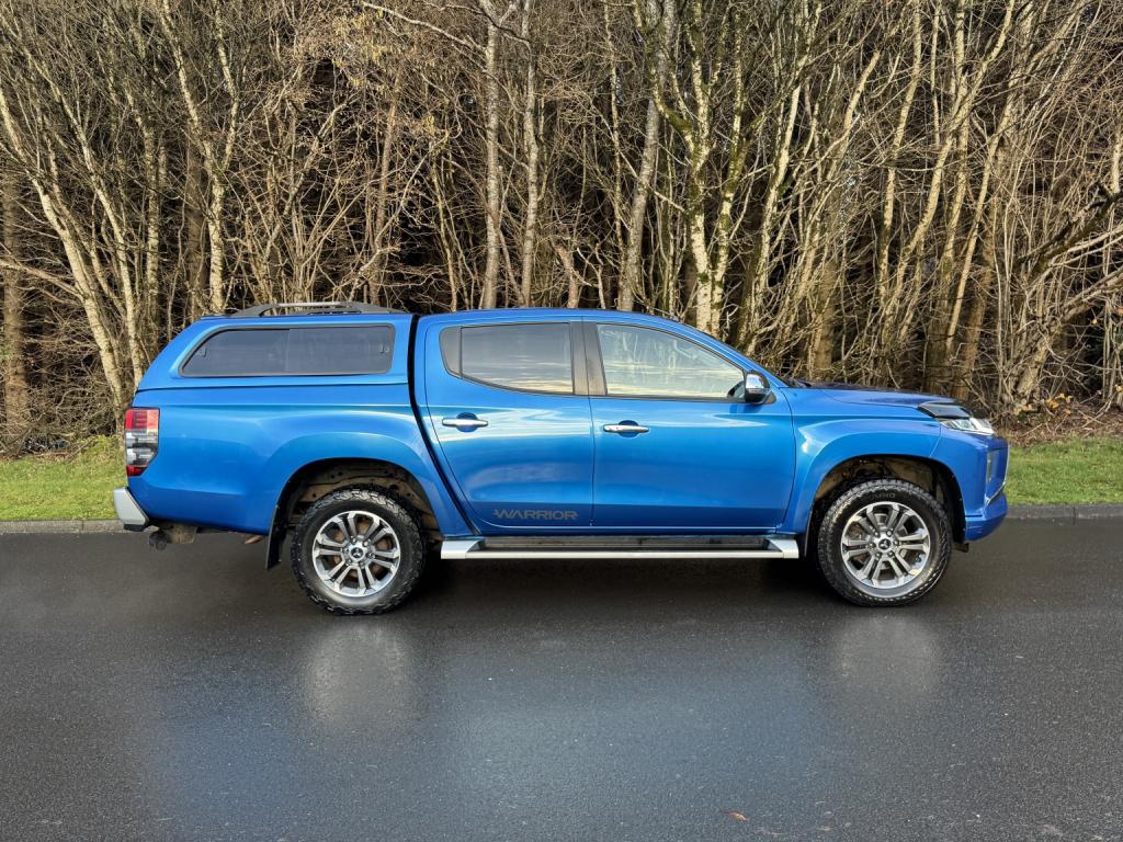 View MITSUBISHI L200 2.2 DI-D DC Warrior