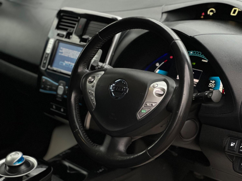 NISSAN LEAF