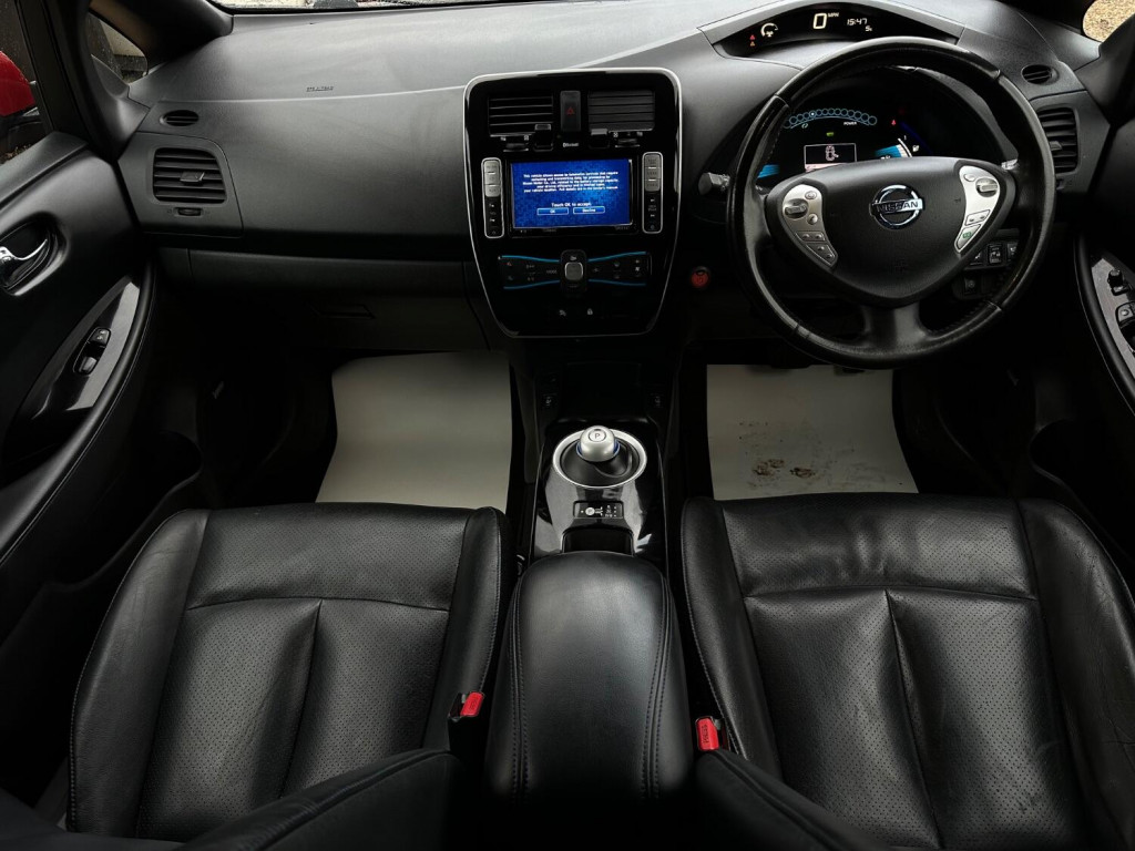 NISSAN LEAF