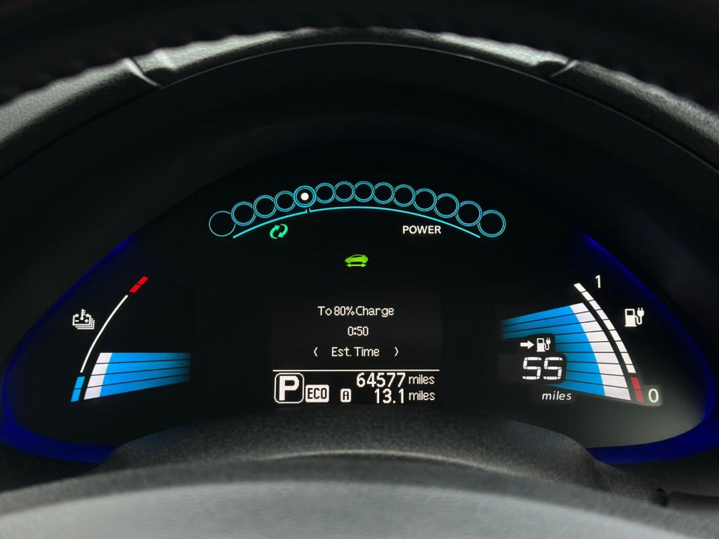 NISSAN LEAF