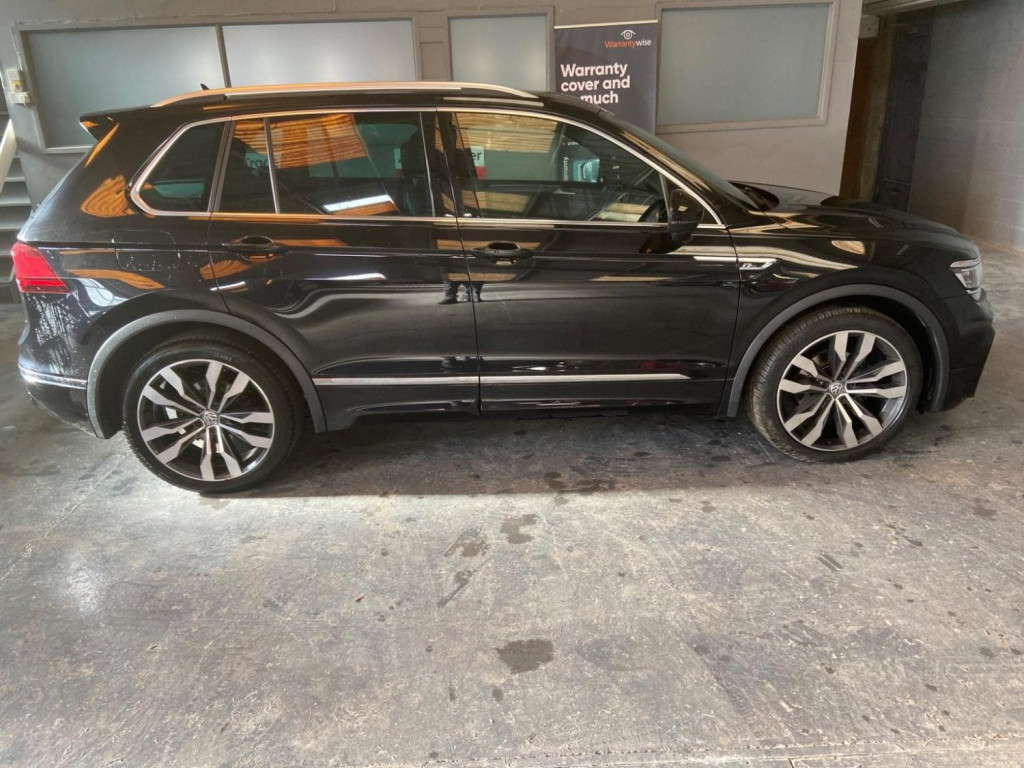View VOLKSWAGEN TIGUAN 2.0 TDI R-Line DSG 4Motion Euro 6 (s/s) 5dr