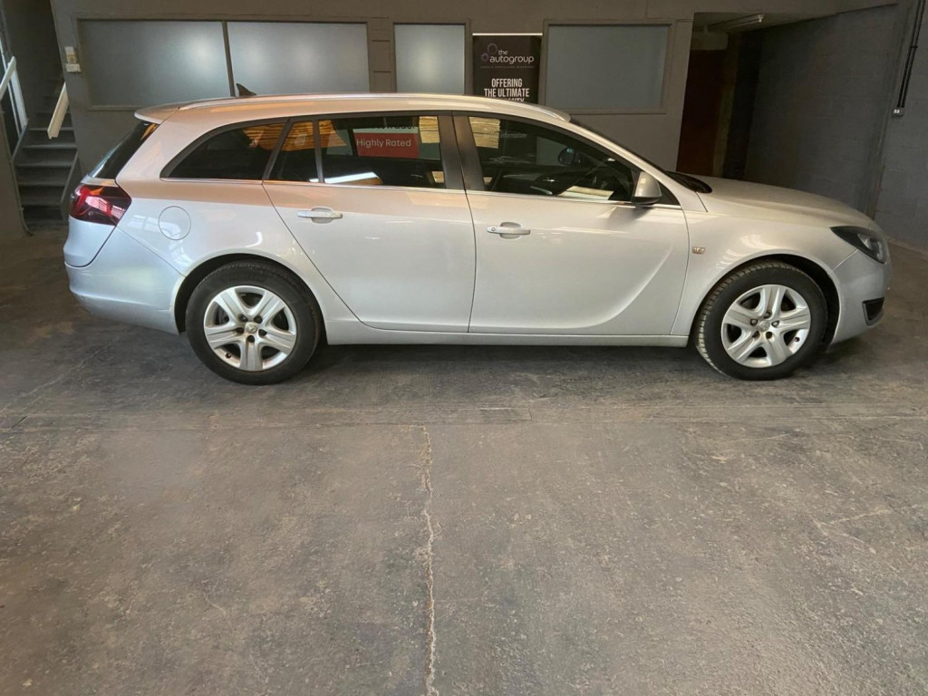 View VAUXHALL INSIGNIA 1.6 CDTi Design Nav Sports Tourer Auto Euro 6 5dr