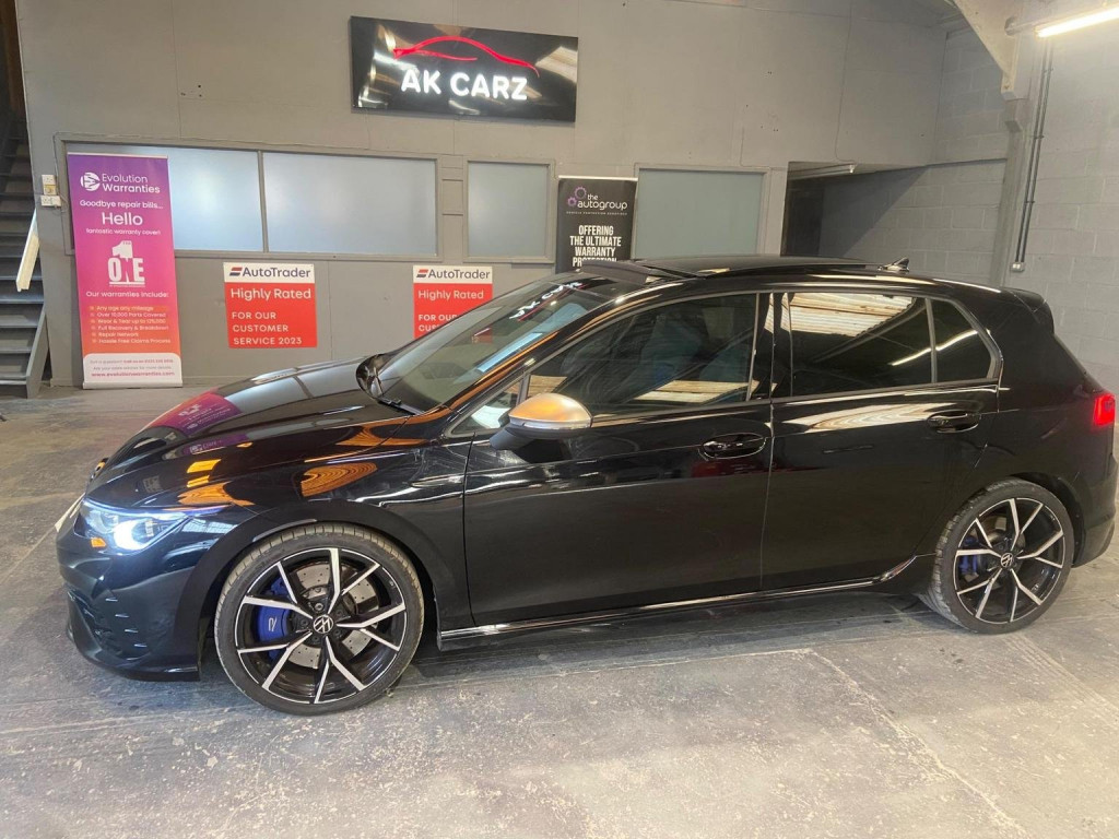 View VOLKSWAGEN GOLF 2.0 TSI R DSG 4Motion Euro 6 (s/s) 5dr