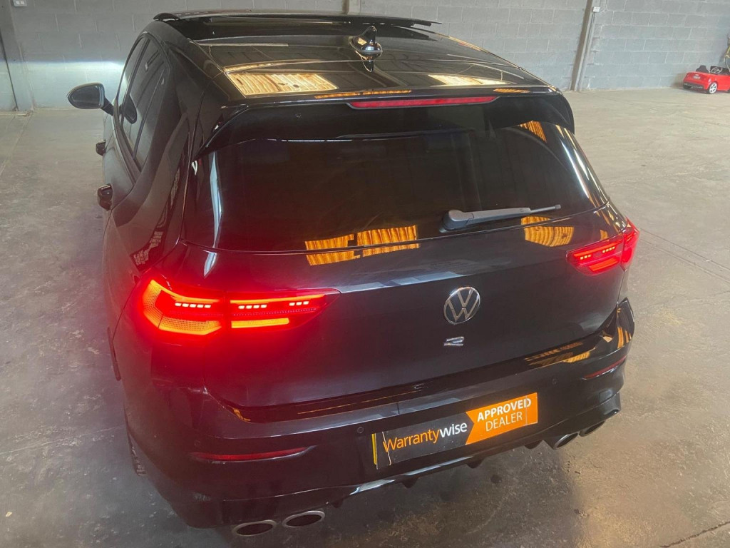 View VOLKSWAGEN GOLF 2.0 TSI R DSG 4Motion Euro 6 (s/s) 5dr