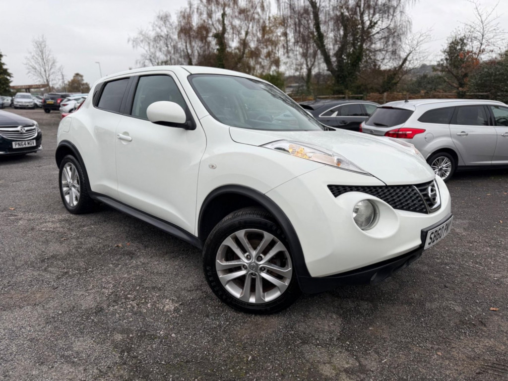 NISSAN JUKE 1.6 Acenta Premium Euro 5 5dr