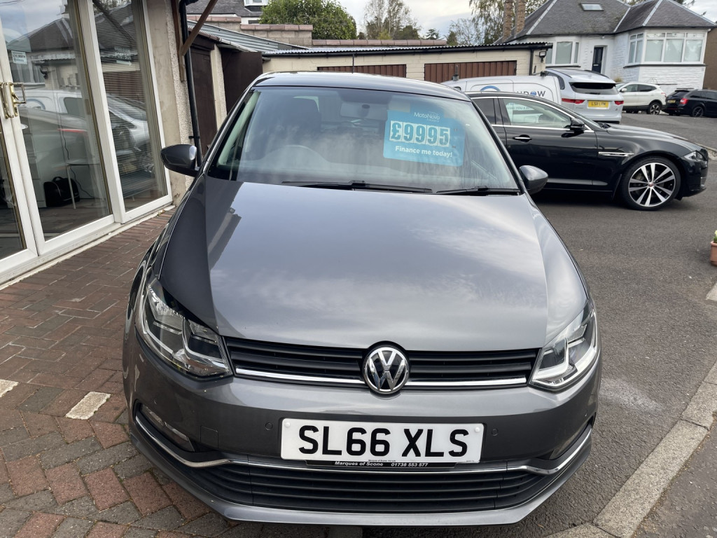 VOLKSWAGEN POLO