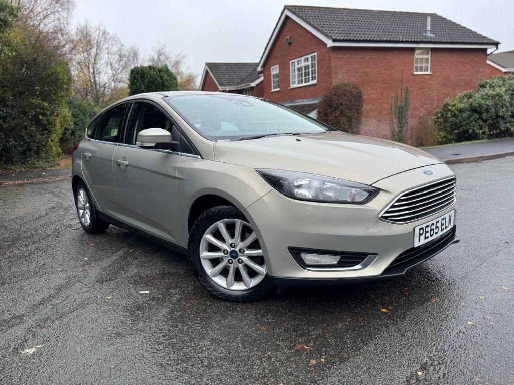View FORD FOCUS 1.0 T EcoBoost Titanium