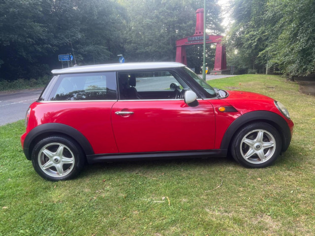 MINI HATCH