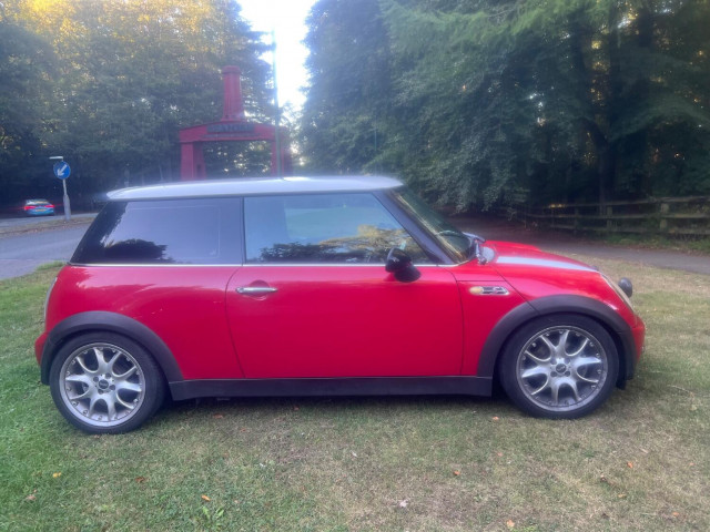 MINI HATCH