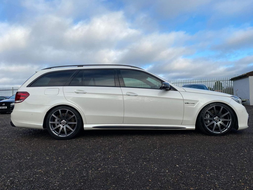 View MERCEDES-BENZ E CLASS 5.5 E63 V8 BiTurbo AMG SpdS MCT Euro 6 (s/s) 5dr