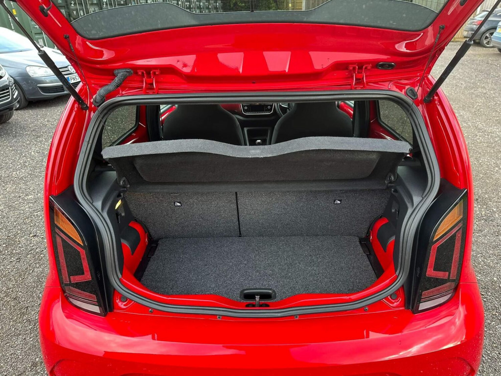 VOLKSWAGEN UP
