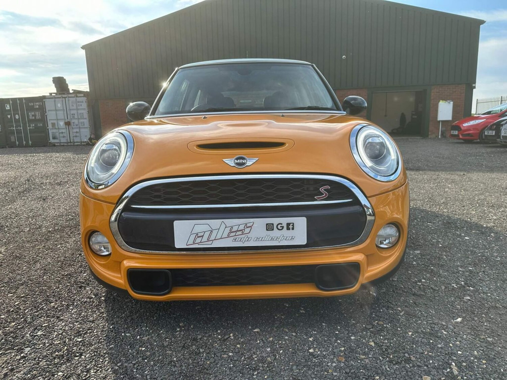 MINI HATCH