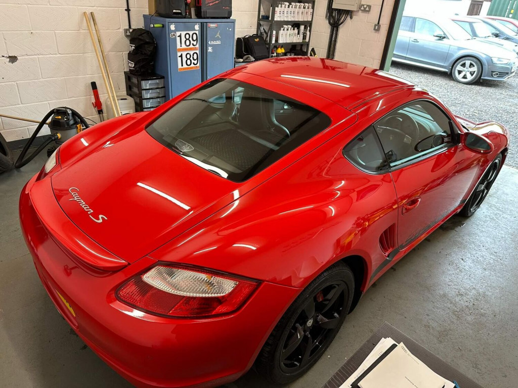 PORSCHE CAYMAN