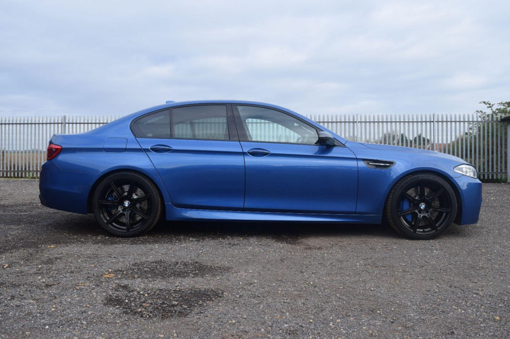View BMW M5 4.4 M5 Saloon