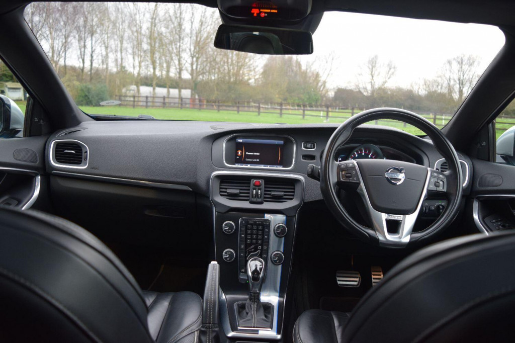 VOLVO V40