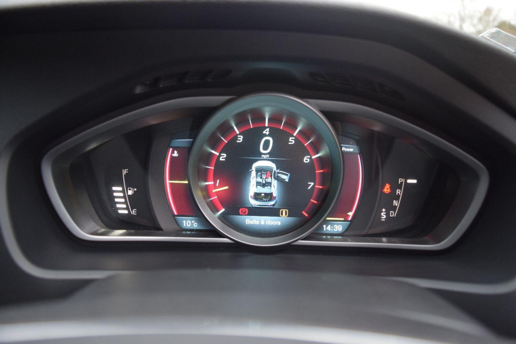 VOLVO V40