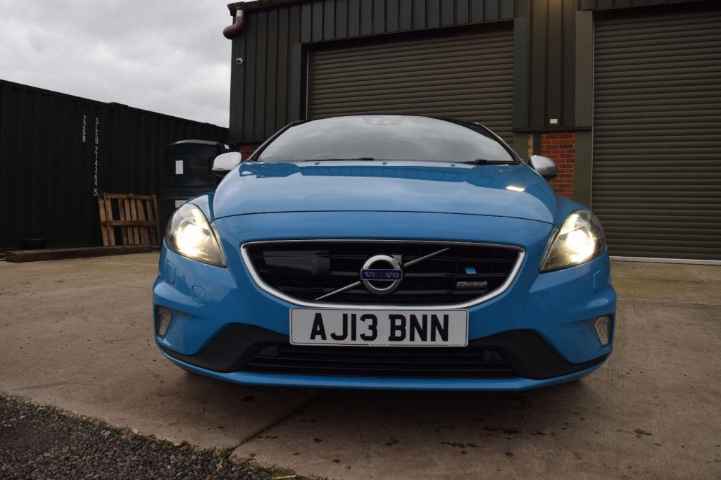 VOLVO V40