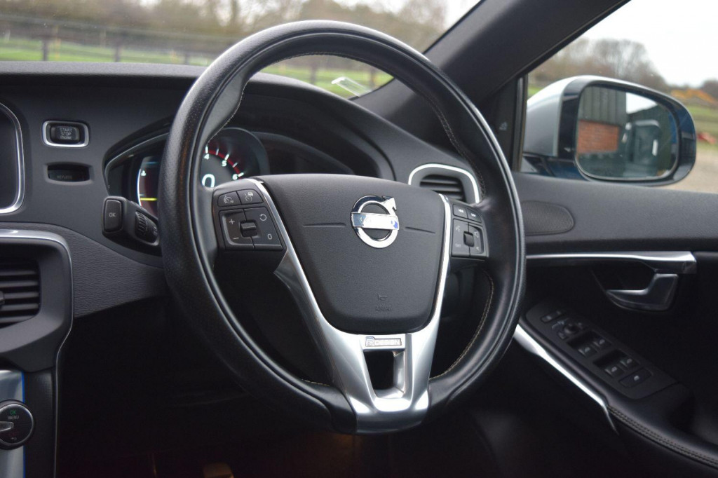 VOLVO V40