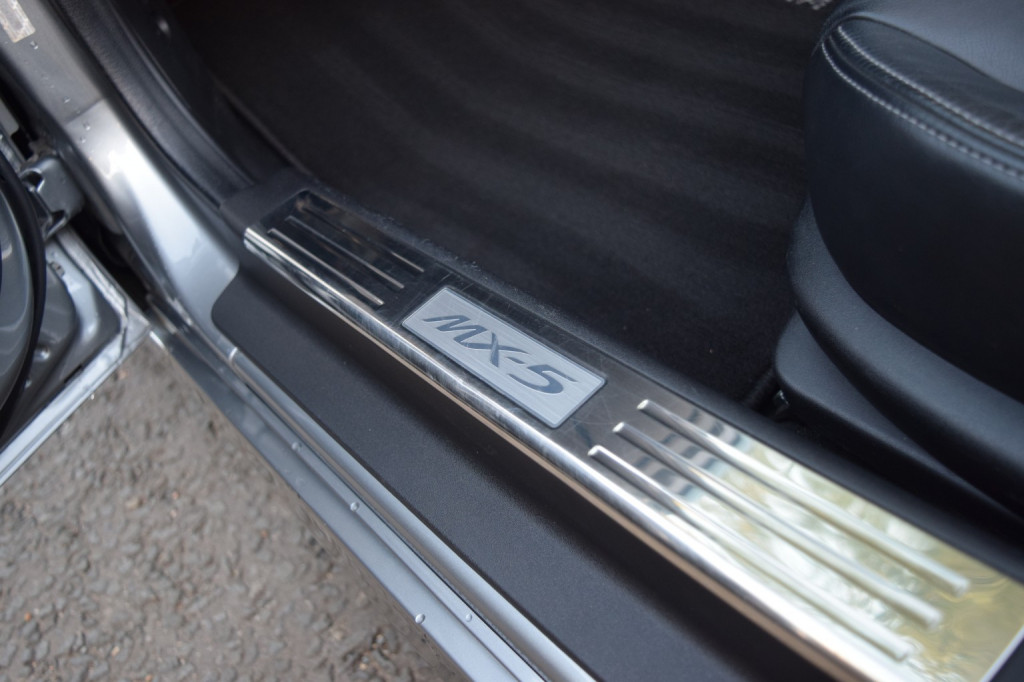 MAZDA MX-5
