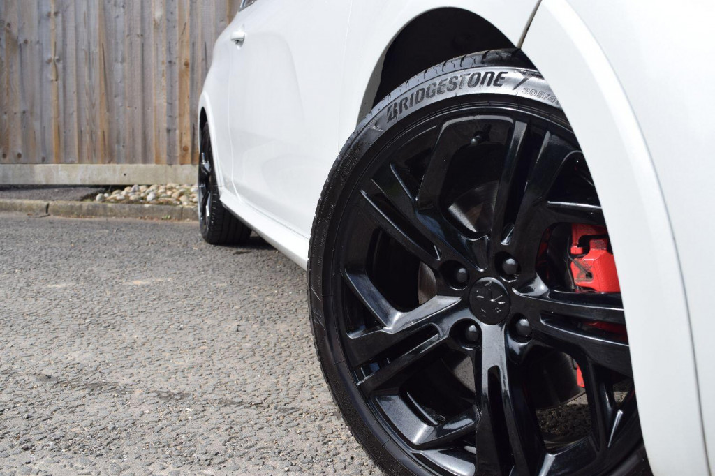 View PEUGEOT 208 1.6 THP GTi Prestige