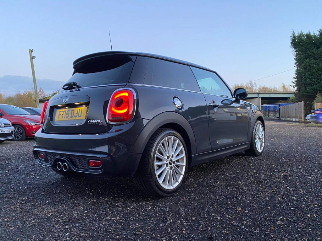 MINI HATCH