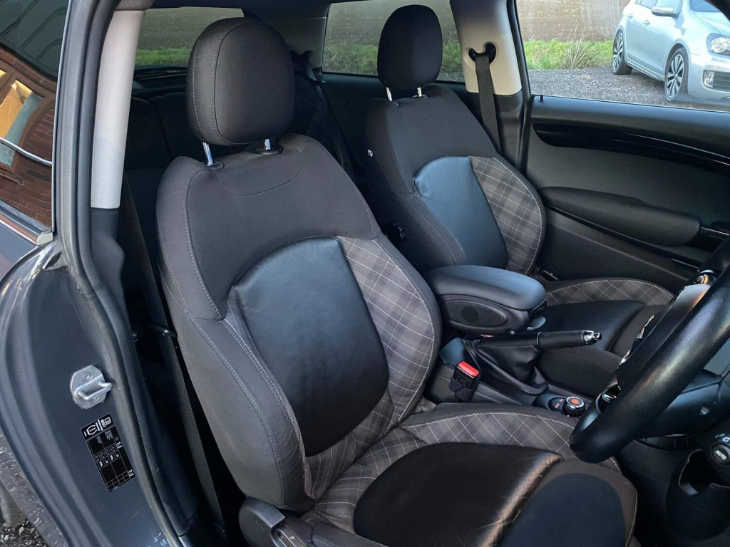 MINI HATCH