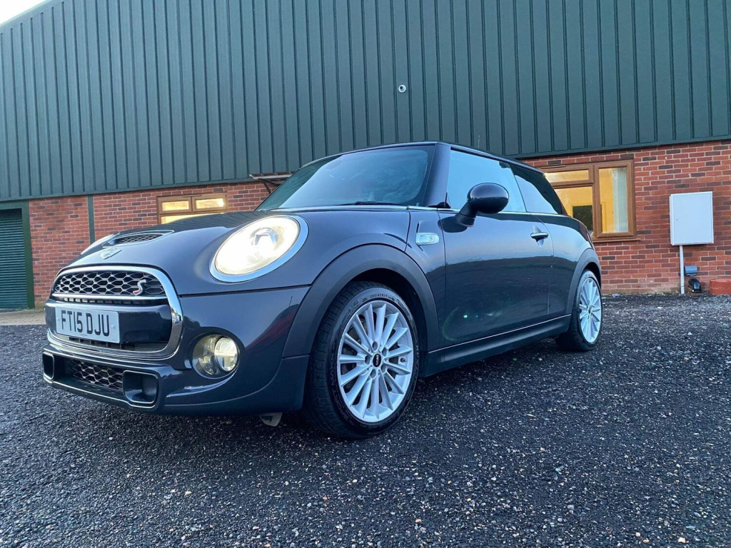 MINI HATCH
